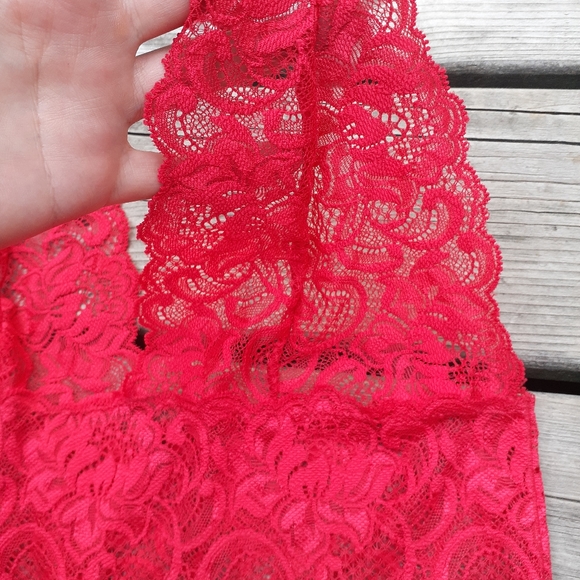 Red teddy lace and sheer tied in the neck - Picture 3 of 3